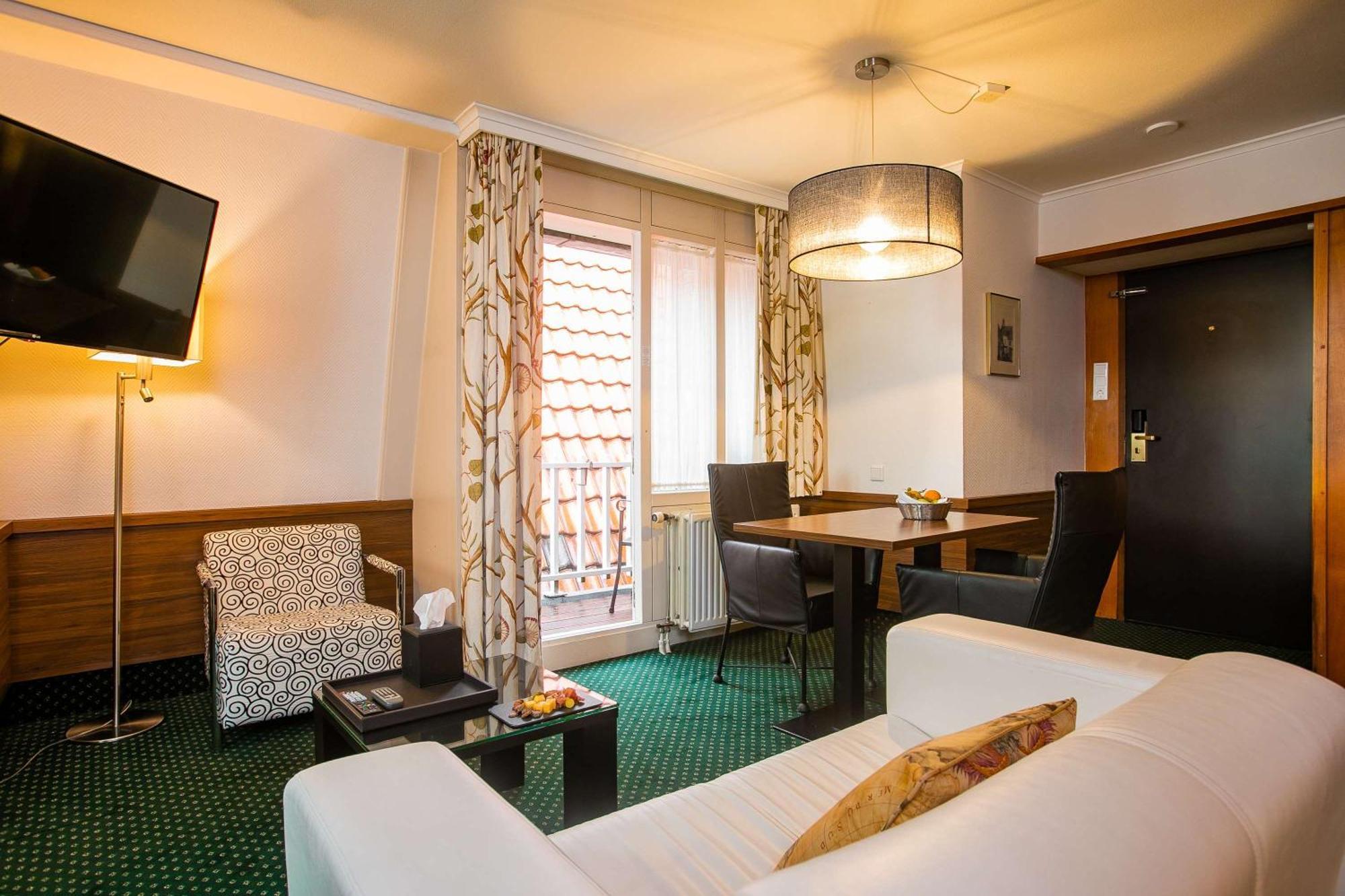 Golden Tulip 4*
